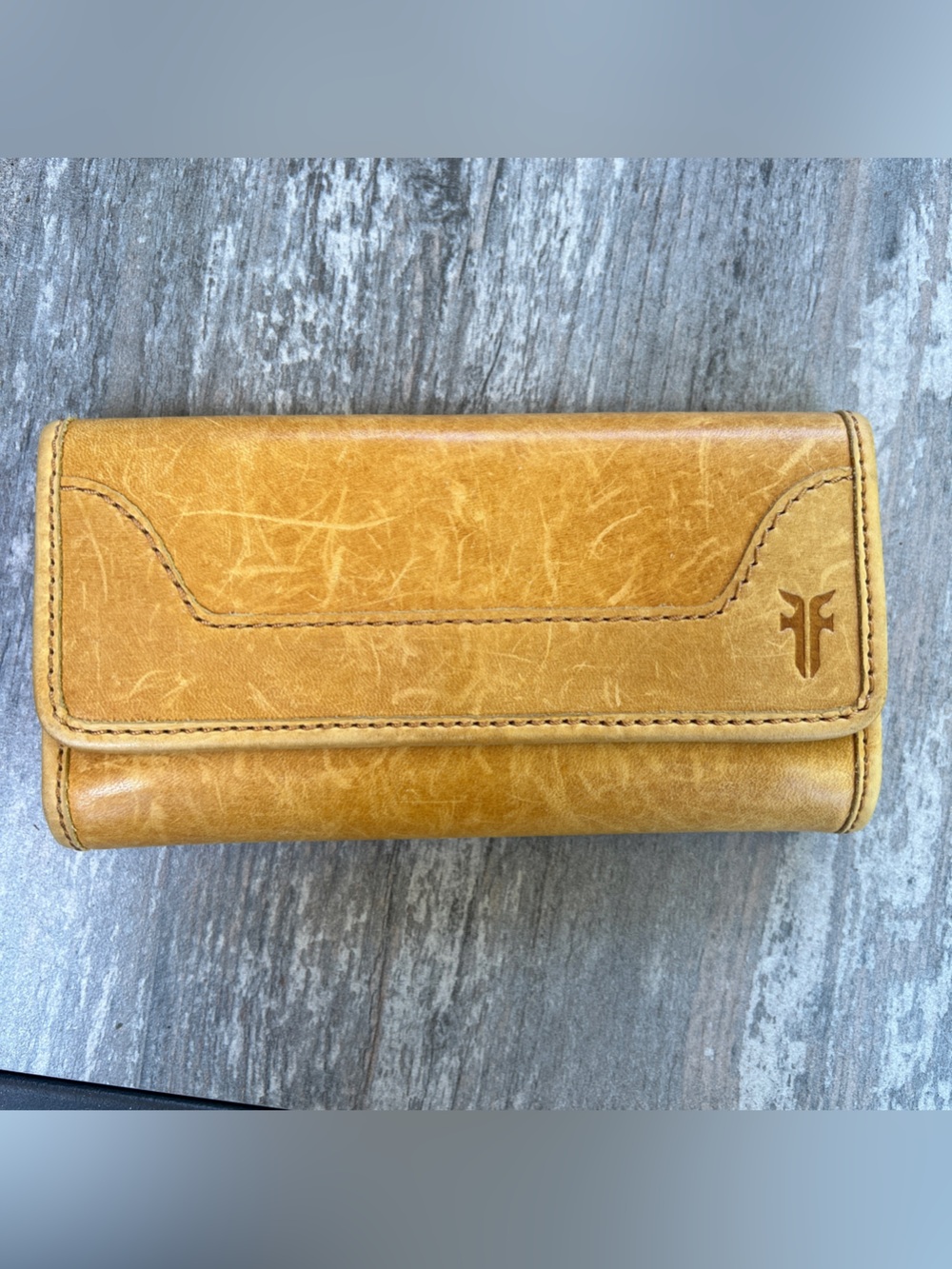 FRYE Banana Yellow campus wallet
